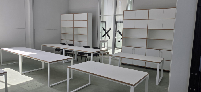 Dokončení komplexu a přibývající lavice v aule