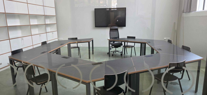 Finální přípravy na slavnostní otevření Akademie
